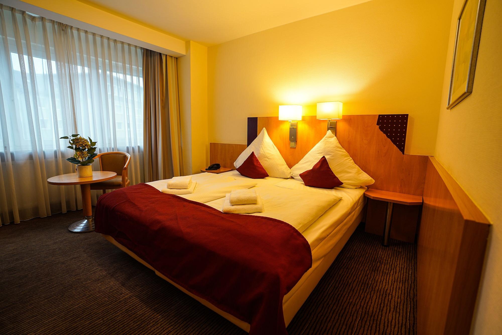 ท็อป เฟเวอร์ โฮเทล สกาลา Hotel Frankfurt am Main ภายนอก รูปภาพ