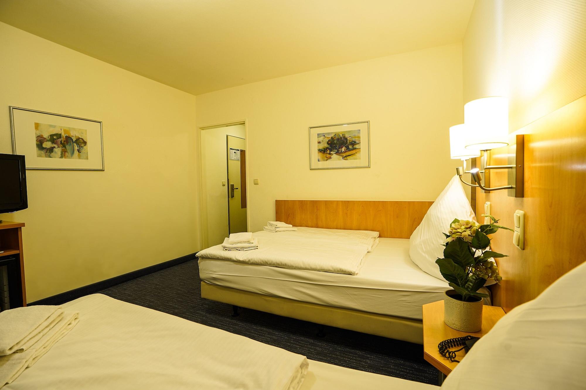 ท็อป เฟเวอร์ โฮเทล สกาลา Hotel Frankfurt am Main ภายนอก รูปภาพ