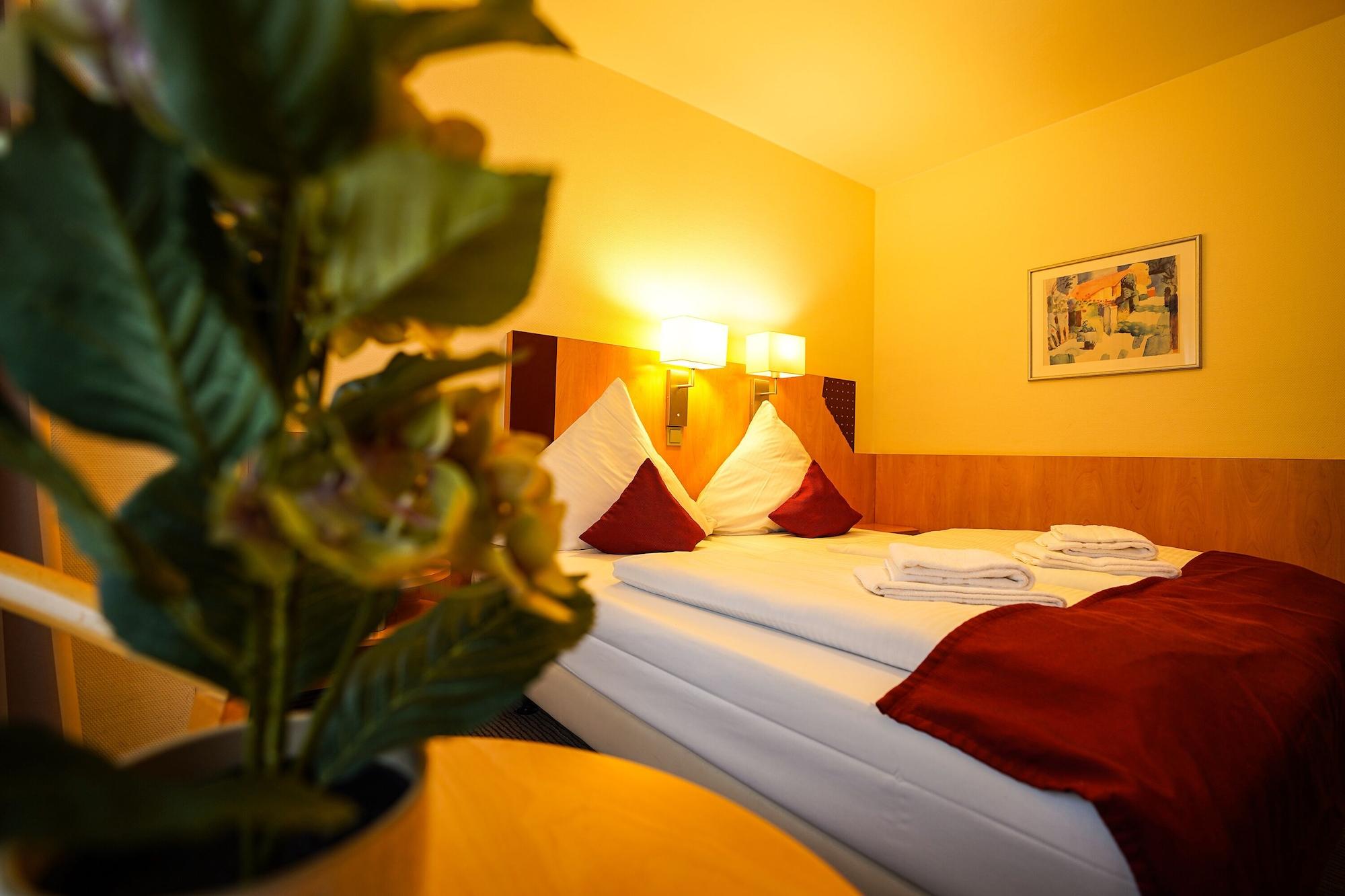ท็อป เฟเวอร์ โฮเทล สกาลา Hotel Frankfurt am Main ภายนอก รูปภาพ