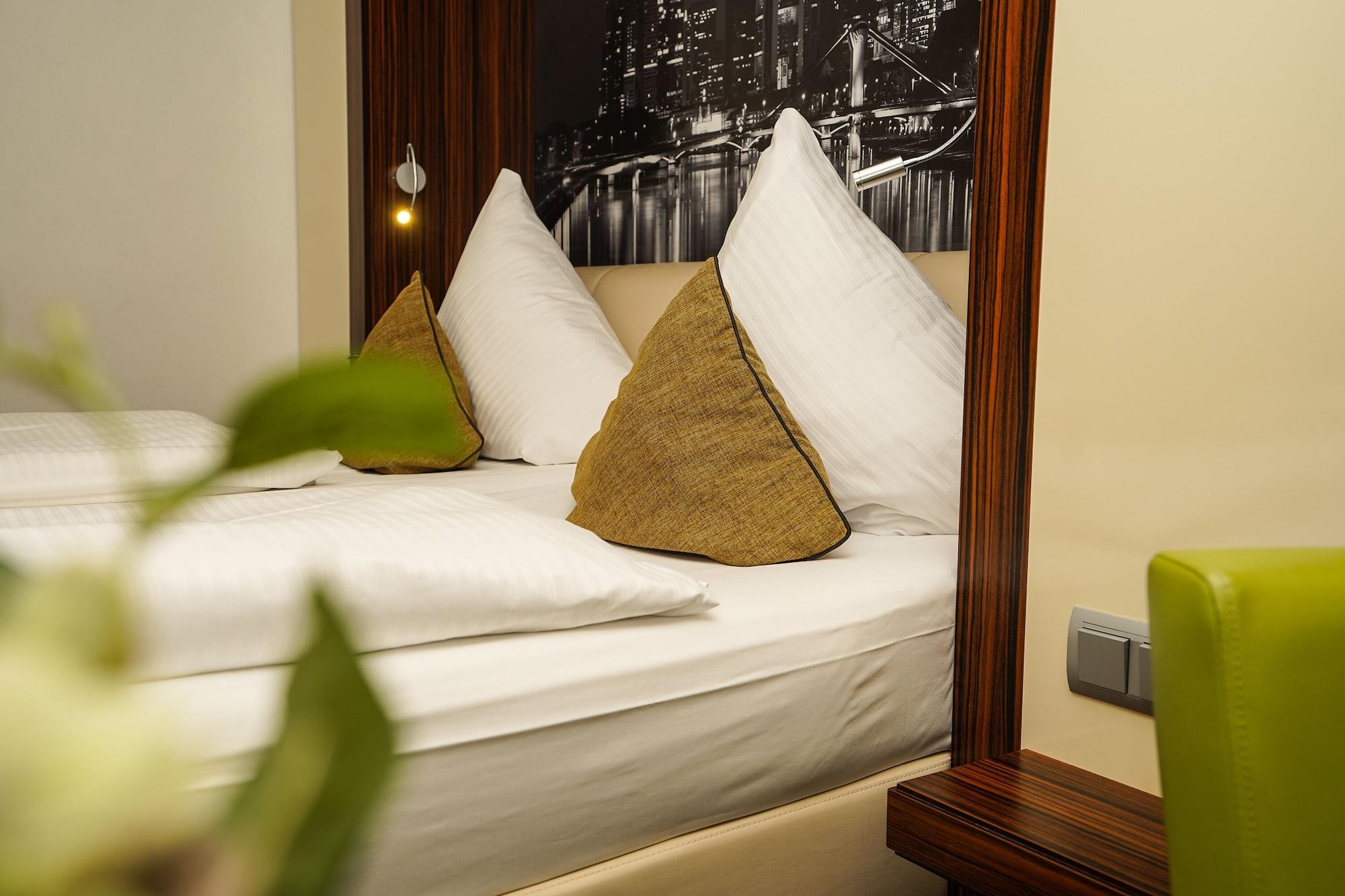 ท็อป เฟเวอร์ โฮเทล สกาลา Hotel Frankfurt am Main ภายนอก รูปภาพ